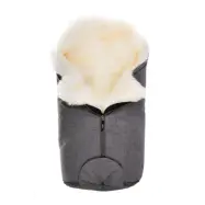 Bozz åkpåse small lammskinn, grå melange/vit långhårig