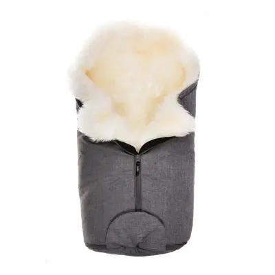 Bozz åkpåse small lammskinn, grå melange/vit långhårig