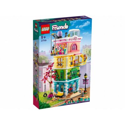 LEGO® Friends Heartlake Citys aktivitetshus 41748 - LEGO -  Leksaksaffären