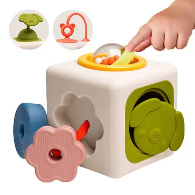 Taf Toys aktivitetskub Peek&Play Cube