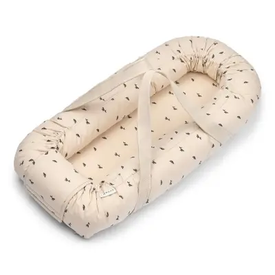 Liewood babynest Gro, mini whale sandy