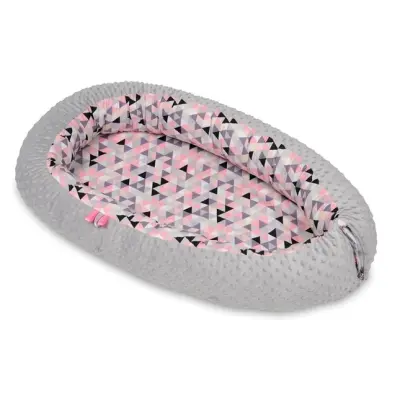 PQP Babynest - Med Dyna - Rosa Triangles