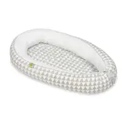 PQP Babynest - Trianglar med Vit Insida