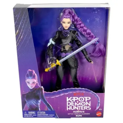 K-Pop Demon Hunters Rumi Deluxe Modedocka - K-Pop Demon Hunters -  Leksaksaffären