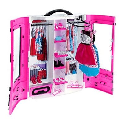 Mattel Barbie, Rosa Garderob