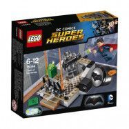 LEGO Super Heroes 76044, Hjältarnas sammandrabbning