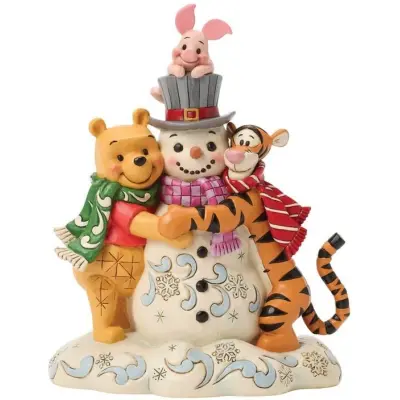Nalle Puh - Disney Samlingsfigurer - A Chilly Creation (Pooh and Friends Hugging Snowman) - för None - flerfärgad