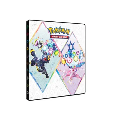 Pokemon pärm 4-pocket Prismatic Evolutions - Pokemon TCG -  Leksaksaffären