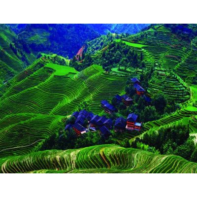 Pussel 280 bitar Flera olika motiv : Model - Hus på bergssluttning