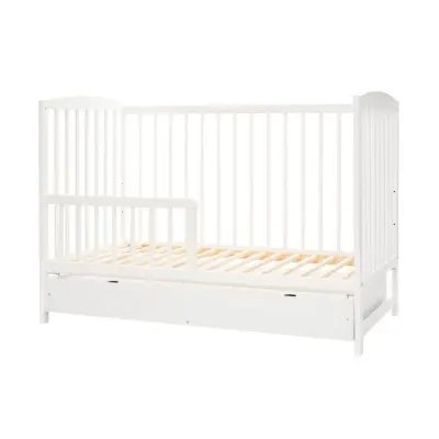 Little Louie Stella Spjälsäng med sängbräda och låda (Vit)